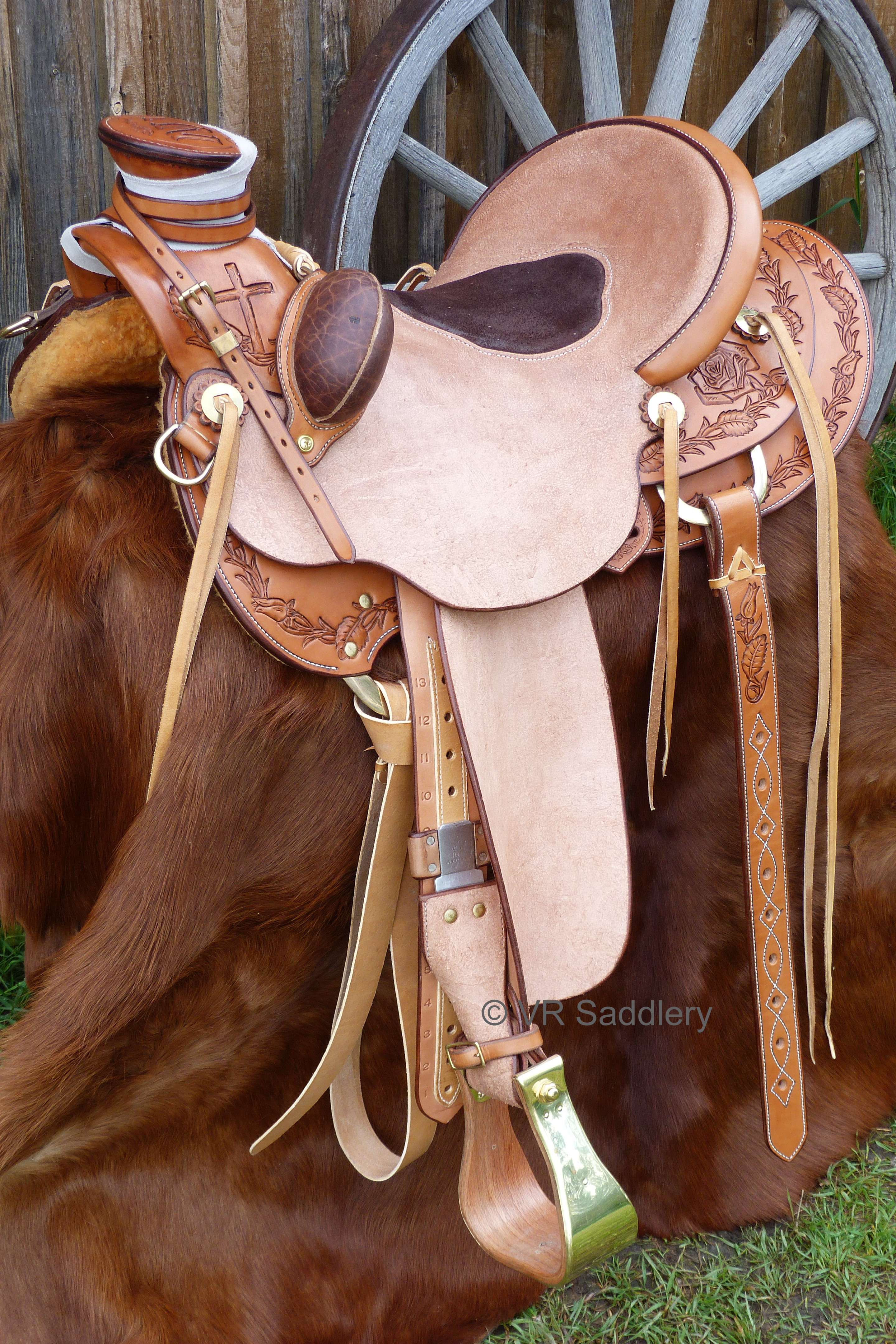 VR Saddlery:Custom western saddle