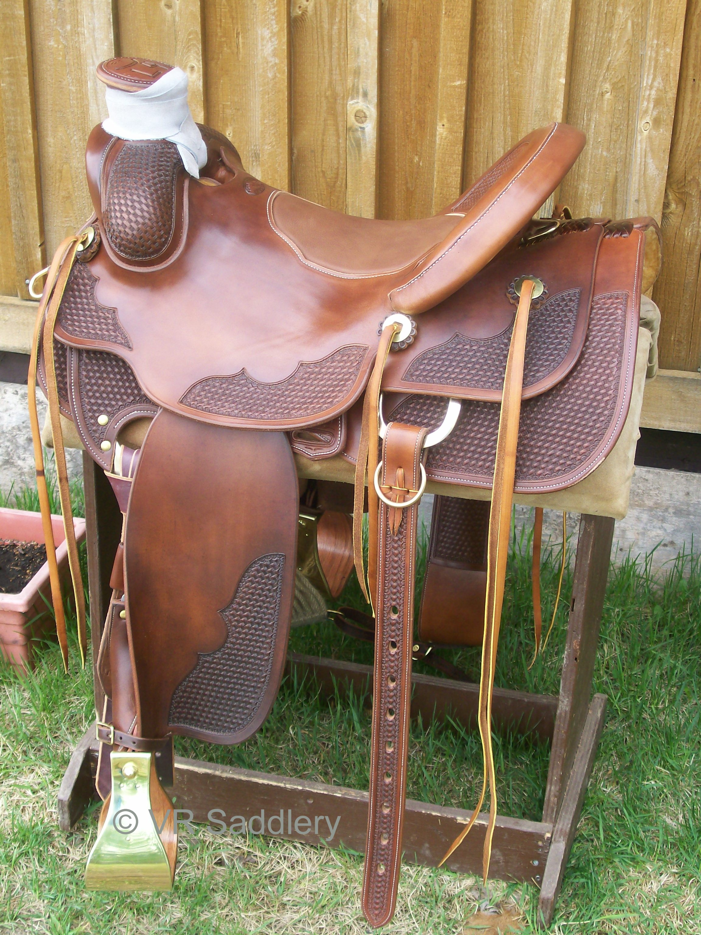 VR Saddlery: Custom western saddle